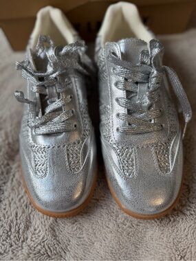 DL Silver Metallic Sneakers Women Size 8 Gum Sole Fashion Shoes NEW